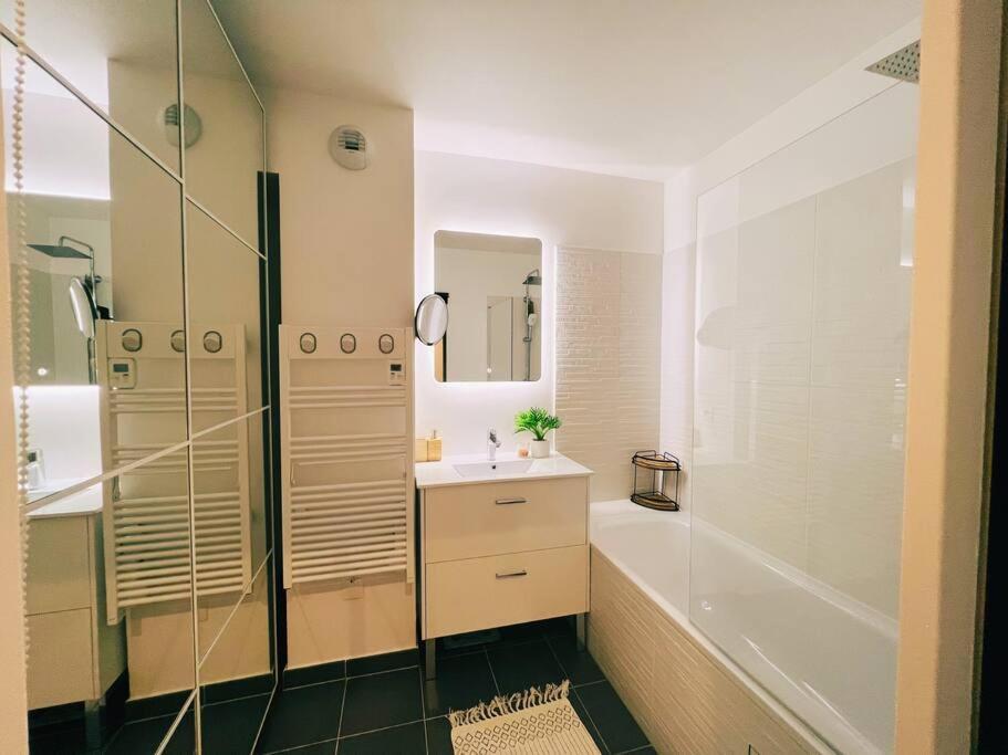 Cosy Penthouse - Large Balconies With Views - 5Min Disneyland Serris Buitenkant foto